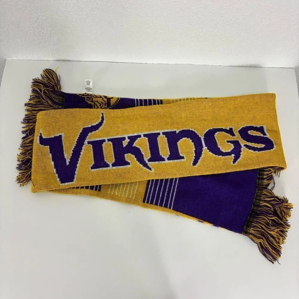 NFL Minnesota Vikings Football Purple &‎ Yellow Winter Scarf
